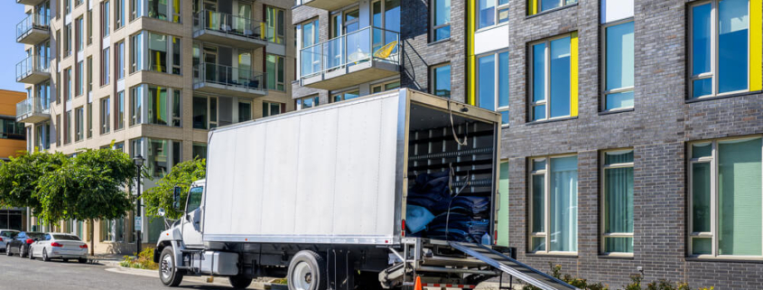 dangerously parked trucks cause accidents in Mississippi